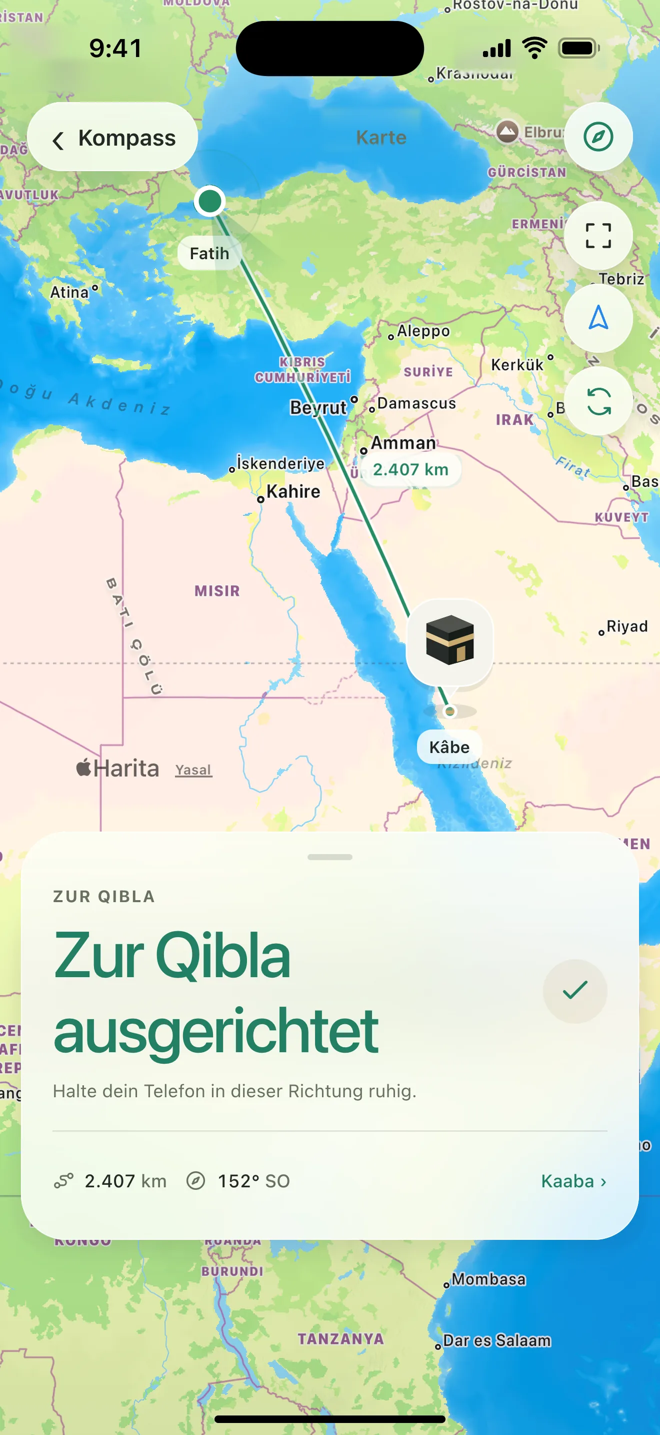 Qibla-Karte: die Linie von Fatih zur Kaaba und eine Entfernung von 2.407 km